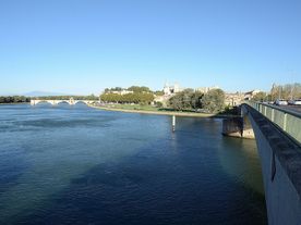 Le Rhône. Vue sur le pont Saint Bénezet, depuis le pont Daladier (Avignon - Vaucluse) - Agrandir l'image, .JPG 258,2 Ko (fenêtre modale)