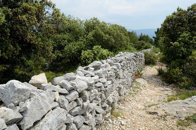 Le mur de la peste - Lagnes - Vaucluse