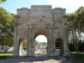 Arc de triomphe (Orange - Vaucluse) - Agrandir l'image, .JPG 421,6 Ko (fenêtre modale)